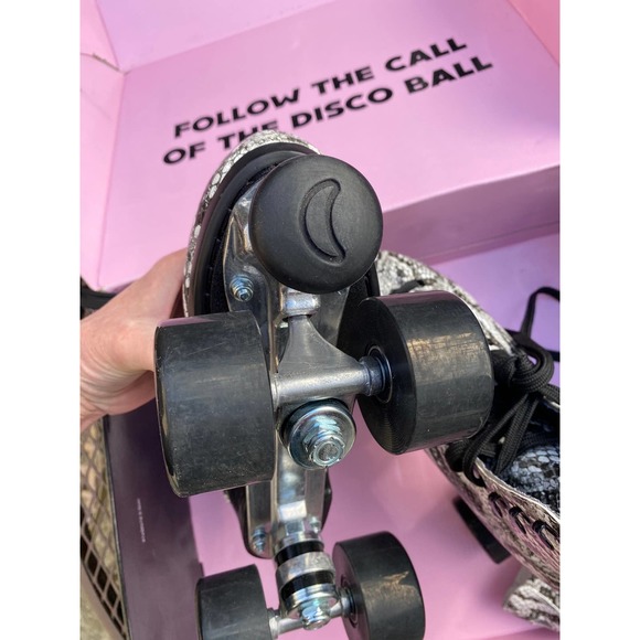 SOLD Moonlight Roller Charmer Skates Black & White Faux Snakeskin Leather SIZE 7 - Picture 7 of 16